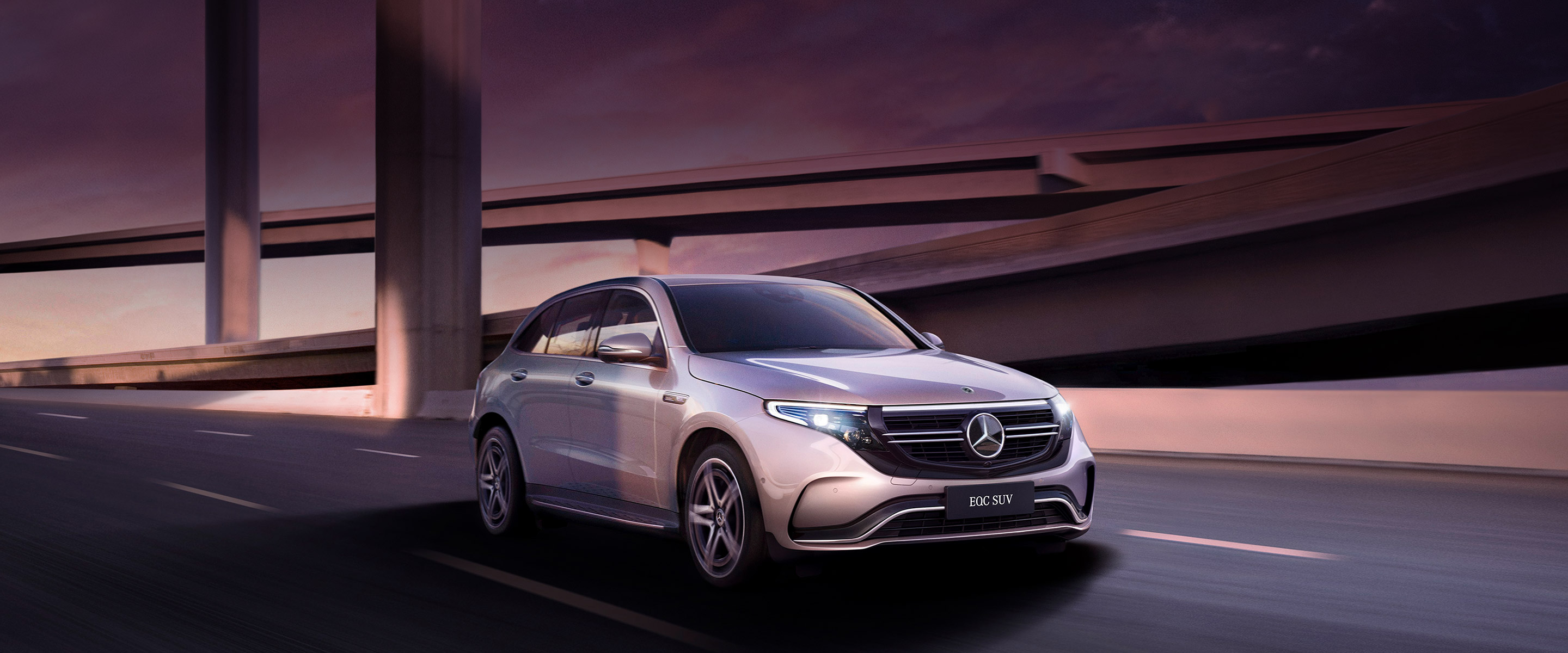 腰细腿长的“猫系美少女”，一米六几穿出2米架势，8年圈千万粉？